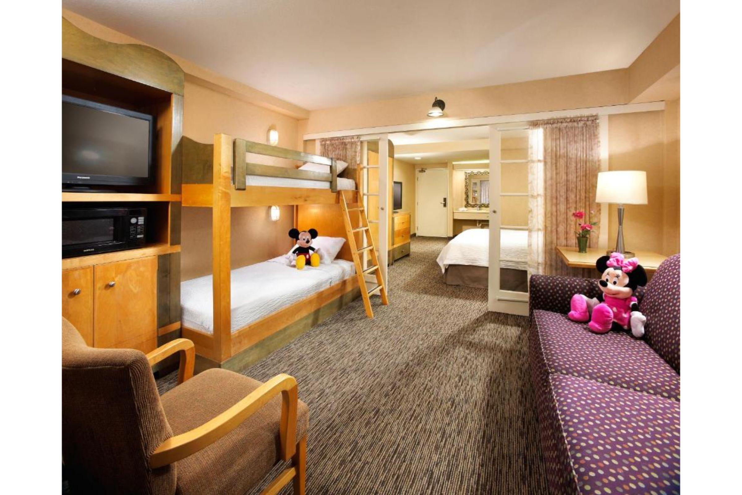 Anaheim Portofino Inn & Suites Екстериор снимка