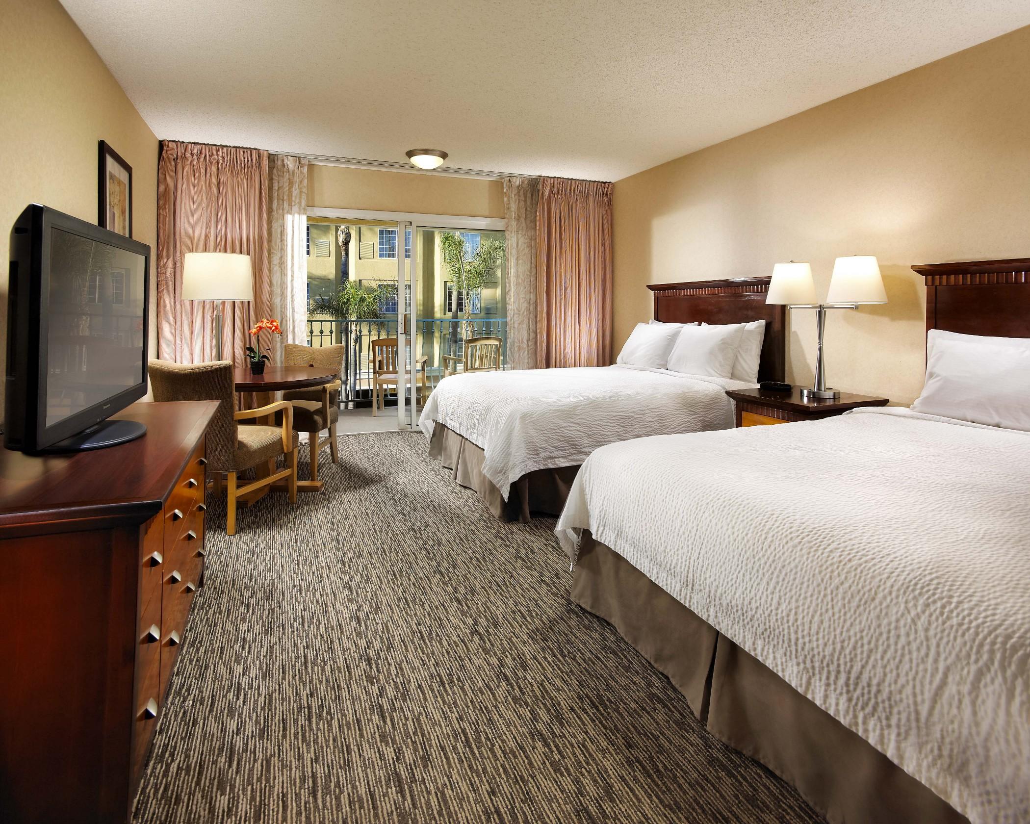 Anaheim Portofino Inn & Suites Екстериор снимка