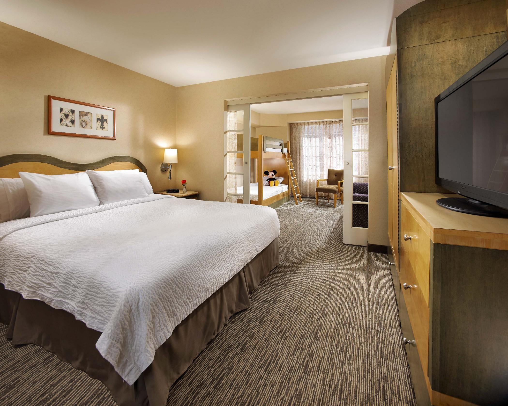 Anaheim Portofino Inn & Suites Екстериор снимка