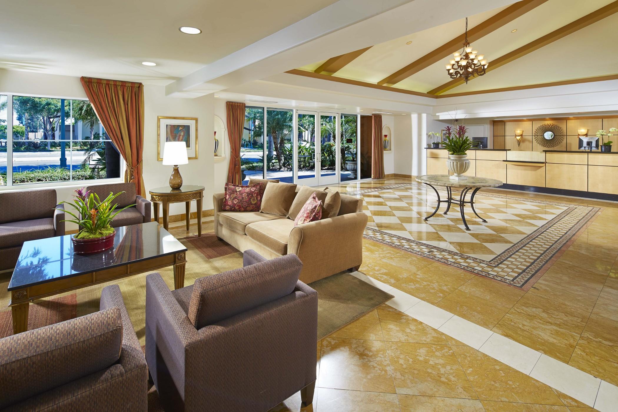 Anaheim Portofino Inn & Suites Екстериор снимка