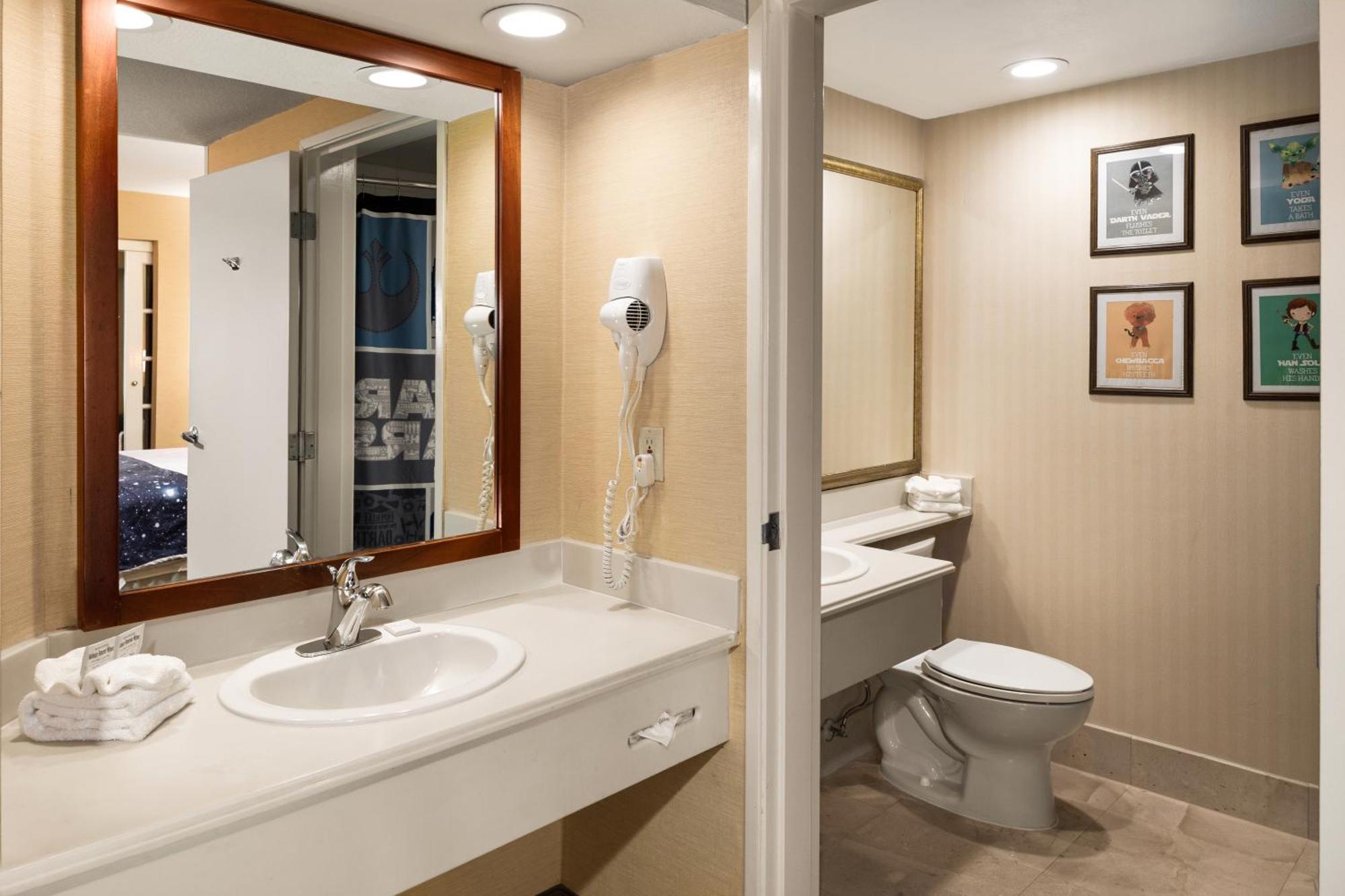 Anaheim Portofino Inn & Suites Стая снимка