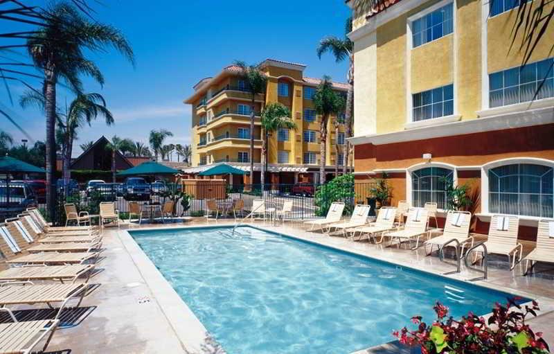Anaheim Portofino Inn & Suites Екстериор снимка